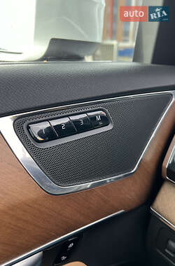 Внедорожник / Кроссовер Volvo XC90 2017 в 