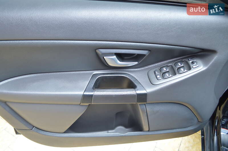 Внедорожник / Кроссовер Volvo XC90 2013 в Львове