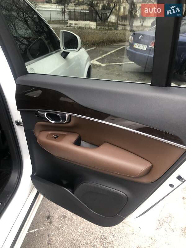 Внедорожник / Кроссовер Volvo XC90 2018 в Киеве