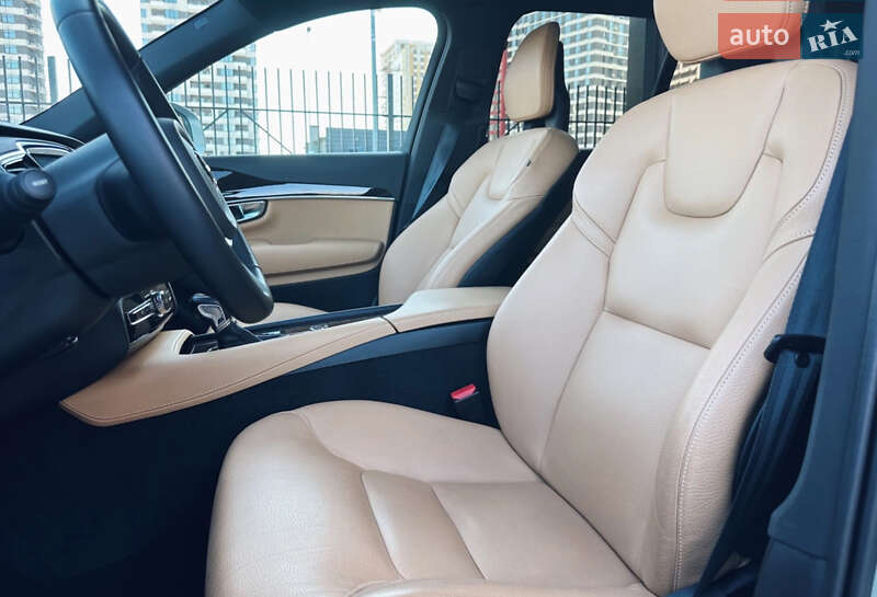 Внедорожник / Кроссовер Volvo XC90 2018 в Киеве