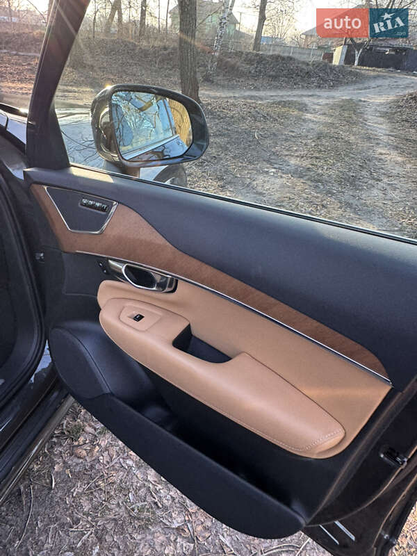 Внедорожник / Кроссовер Volvo XC90 2017 в Киеве