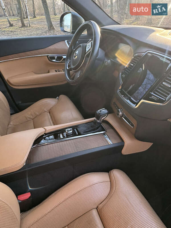 Внедорожник / Кроссовер Volvo XC90 2017 в Киеве