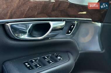 Внедорожник / Кроссовер Volvo XC90 2016 в 