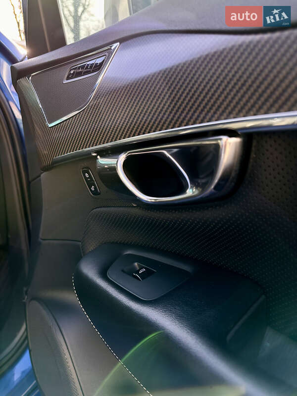 Позашляховик / Кросовер Volvo XC90 2015 в Києві фото 19 Позашляховик / Кросовер Volvo XC90 2015 в Києві