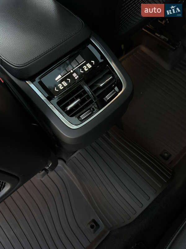 Внедорожник / Кроссовер Volvo XC90 2015 в Житомире