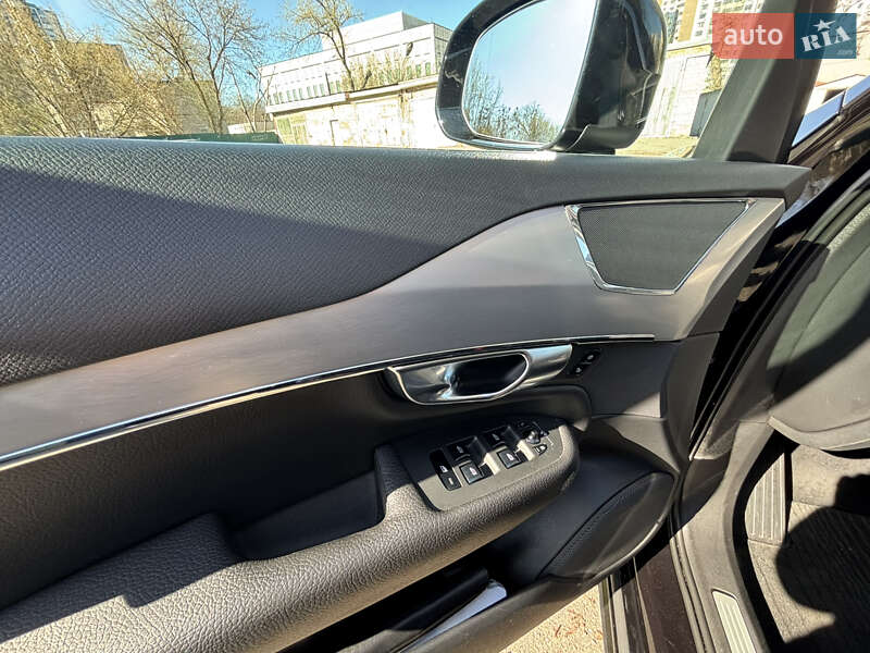 Позашляховик / Кросовер Volvo XC90 2017 в Києві