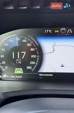 Внедорожник / Кроссовер Volvo XC90 2015 в 
