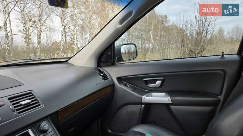 Внедорожник / Кроссовер Volvo XC90 2006 в Киеве