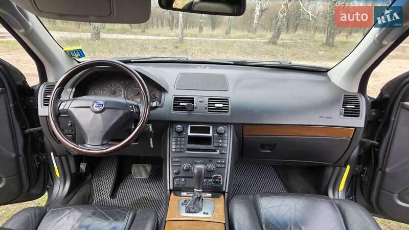 Внедорожник / Кроссовер Volvo XC90 2006 в Киеве