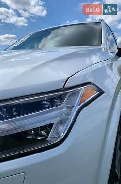 Внедорожник / Кроссовер Volvo XC90 2018 в 