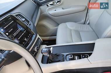 Внедорожник / Кроссовер Volvo XC90 2020 в 