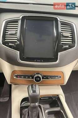 Внедорожник / Кроссовер Volvo XC90 2018 в 