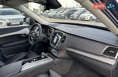 Внедорожник / Кроссовер Volvo XC90 2022 в 