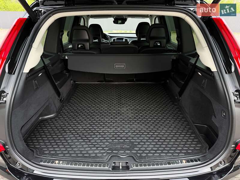 Позашляховик / Кросовер Volvo XC90 2016 в Луцьку