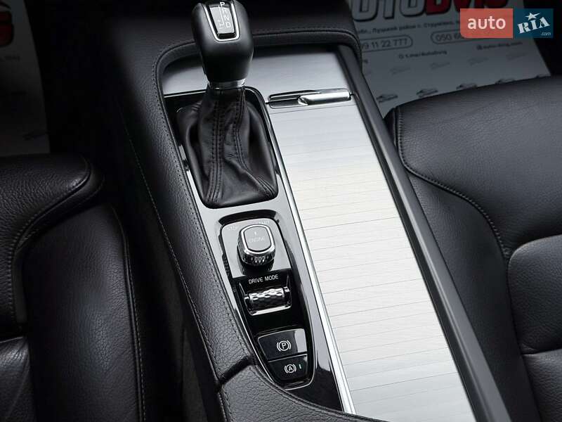 Позашляховик / Кросовер Volvo XC90 2016 в Луцьку
