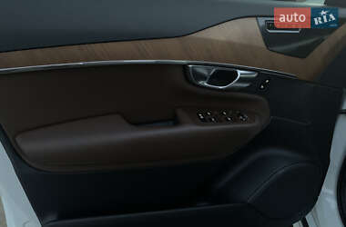 Внедорожник / Кроссовер Volvo XC90 2020 в 