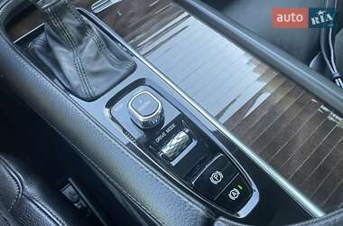 Внедорожник / Кроссовер Volvo XC90 2015 в 