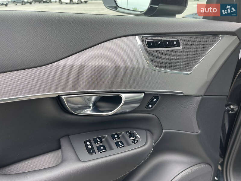 Внедорожник / Кроссовер Volvo XC90 2022 в Киеве