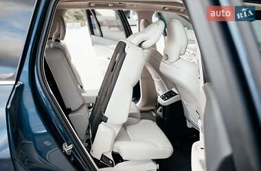 Внедорожник / Кроссовер Volvo XC90 2022 в 