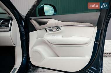 Внедорожник / Кроссовер Volvo XC90 2022 в 