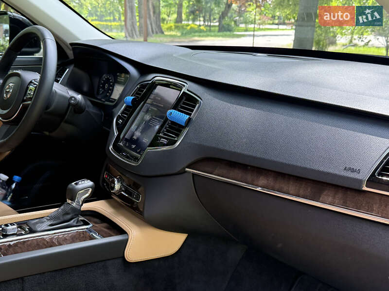 Внедорожник / Кроссовер Volvo XC90 2015 в Киеве