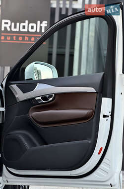 Внедорожник / Кроссовер Volvo XC90 2019 в 
