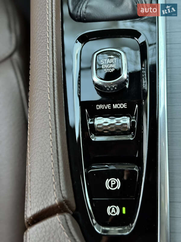Позашляховик / Кросовер Volvo XC90 2019 в Києві
