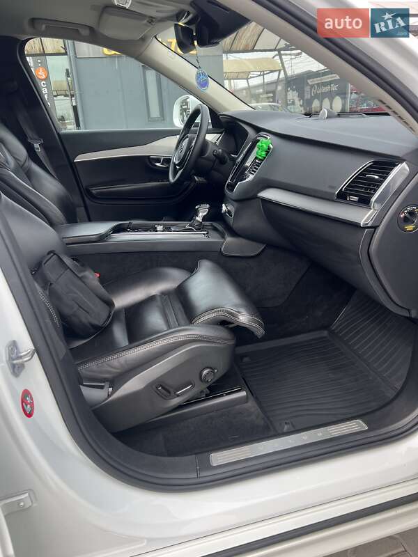 Внедорожник / Кроссовер Volvo XC90 2015 в Черновцах