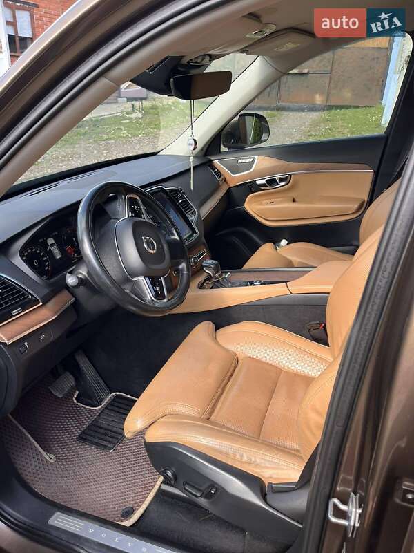 Внедорожник / Кроссовер Volvo XC90 2015 в Тарутине