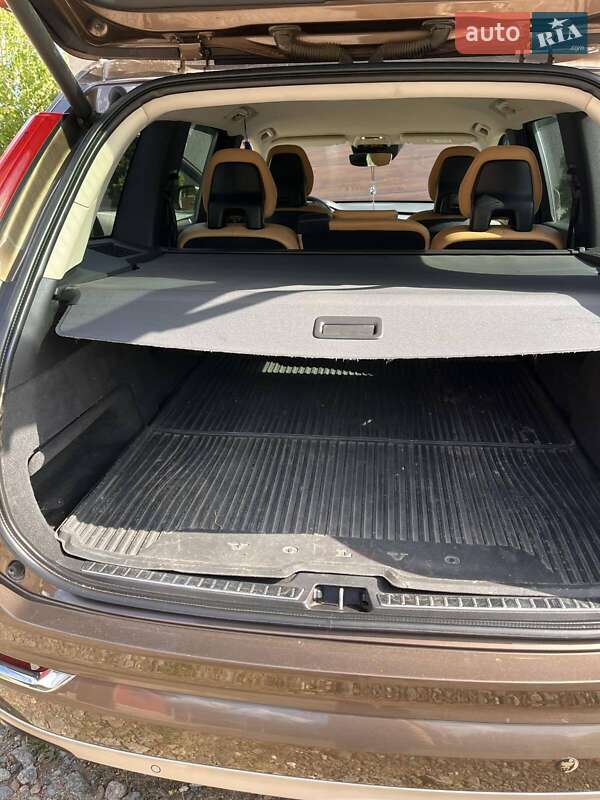 Внедорожник / Кроссовер Volvo XC90 2015 в Тарутине