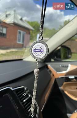 Внедорожник / Кроссовер Volvo XC90 2015 в 
