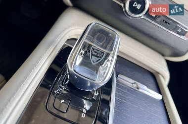 Позашляховик / Кросовер Volvo XC90 2020 в 