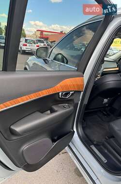 Внедорожник / Кроссовер Volvo XC90 2024 в 