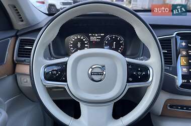 Внедорожник / Кроссовер Volvo XC90 2021 в 
