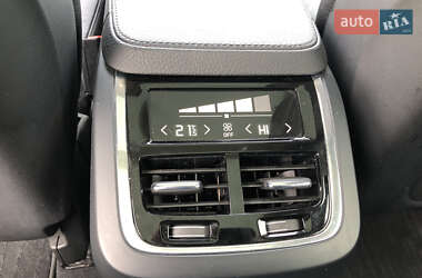 Внедорожник / Кроссовер Volvo XC90 2016 в 