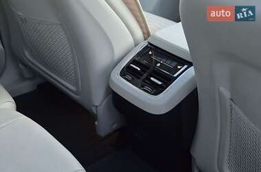 Внедорожник / Кроссовер Volvo XC90 2022 в 