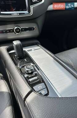 Внедорожник / Кроссовер Volvo XC90 2019 в 