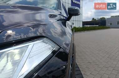 Внедорожник / Кроссовер Volvo XC90 2024 в 