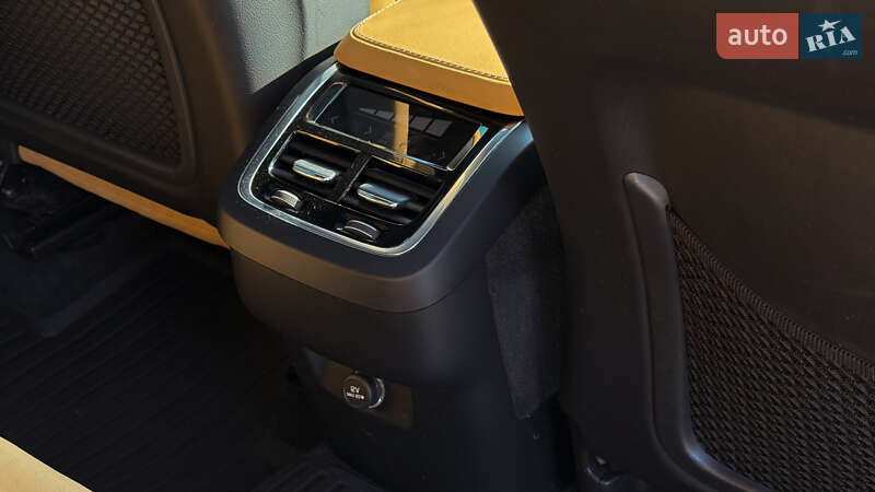 Внедорожник / Кроссовер Volvo XC90 2017 в Киеве