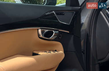 Внедорожник / Кроссовер Volvo XC90 2017 в 