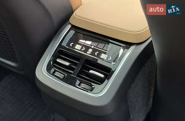Внедорожник / Кроссовер Volvo XC90 2015 в 
