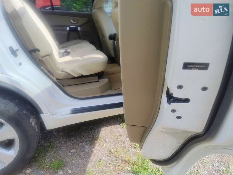 Внедорожник / Кроссовер Volvo XC90 2011 в Чернигове