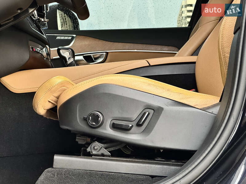 Внедорожник / Кроссовер Volvo XC90 2016 в Киеве