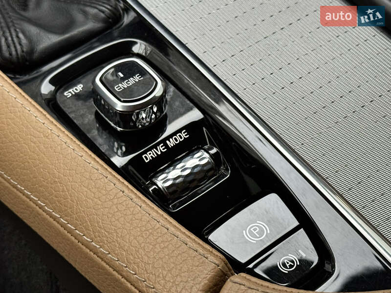 Внедорожник / Кроссовер Volvo XC90 2016 в Киеве