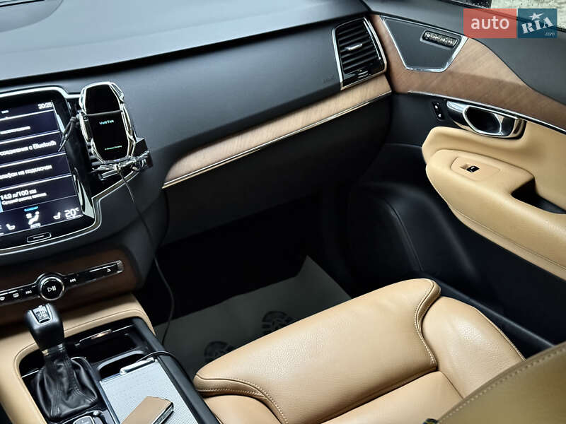 Внедорожник / Кроссовер Volvo XC90 2016 в Киеве