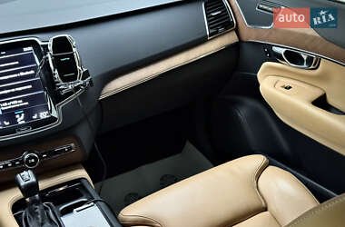 Внедорожник / Кроссовер Volvo XC90 2016 в 