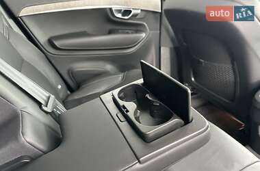 Позашляховик / Кросовер Volvo XC90 2023 в 
