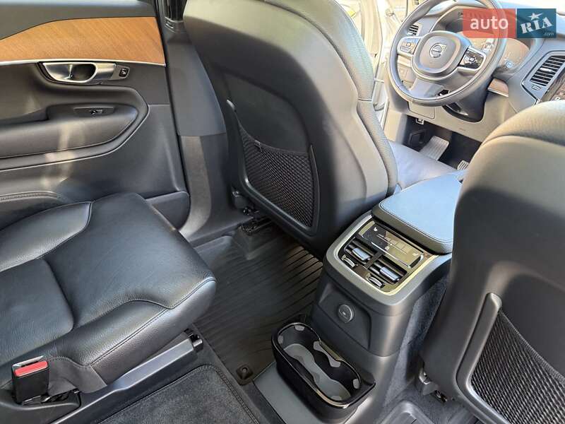 Внедорожник / Кроссовер Volvo XC90 2021 в Киеве