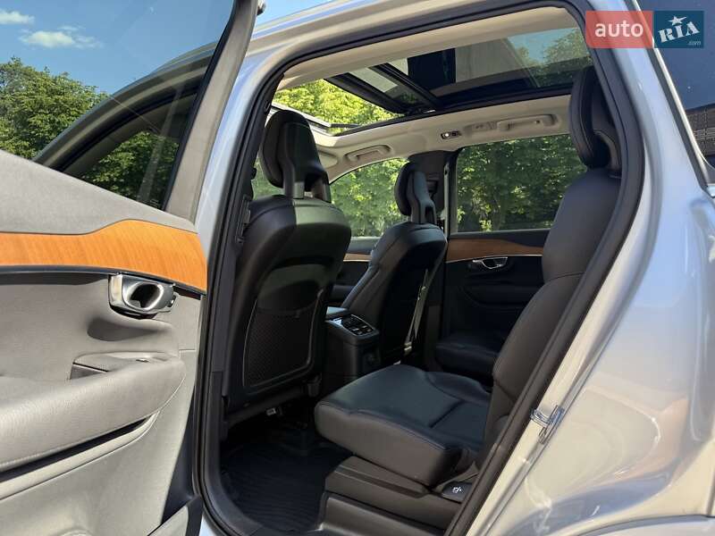 Внедорожник / Кроссовер Volvo XC90 2021 в Киеве