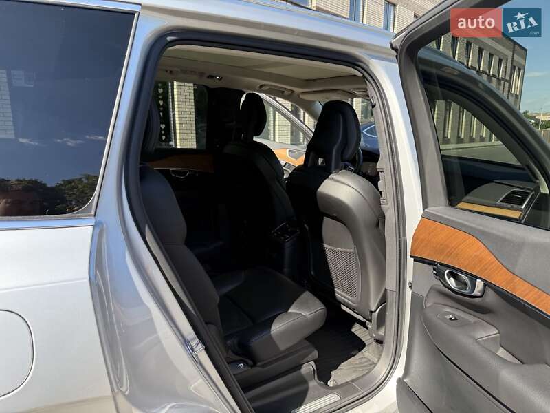 Внедорожник / Кроссовер Volvo XC90 2021 в Киеве